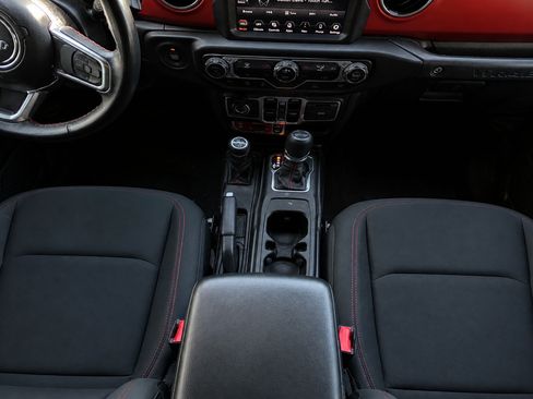 Used 2021 Jeep Wrangler Unlimited Rubicon AWD/4WD image 14