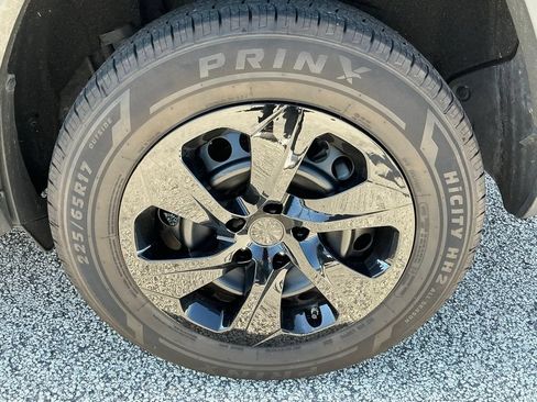 Used 2022 Toyota RAV4 LE FWD image 24