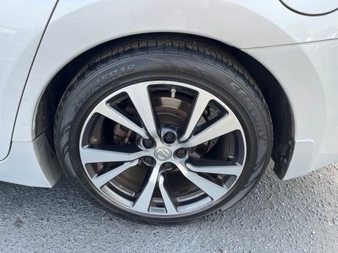 Used 2017 Nissan Maxima 3.5 SL FWD image 29