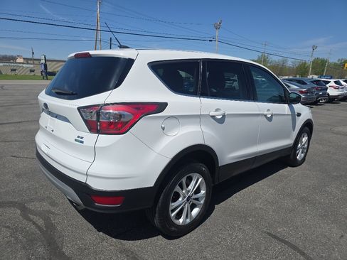 Used 2017 Ford Escape SE AWD/4WD image 6