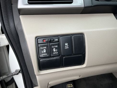 Used 2016 Honda Odyssey EX image 18