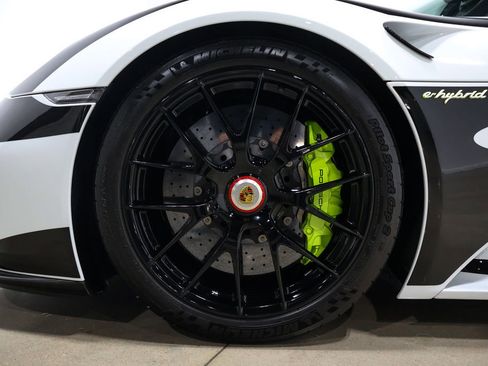 Used 2015 Porsche 918 Spyder image 29