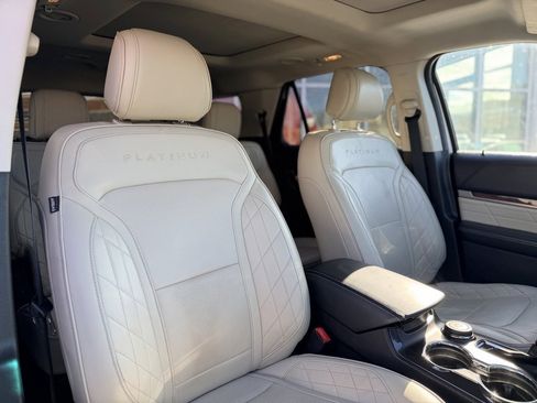 Used 2017 Ford Explorer Platinum image 22