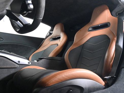 Used 2022 Maserati MC20 Coupe image 16