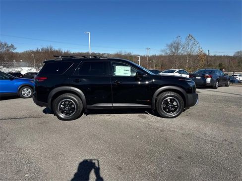 New 2025 Nissan Pathfinder Rock Creek image 3