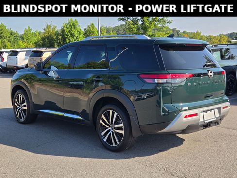 Used 2024 Nissan Pathfinder Platinum FWD image 5