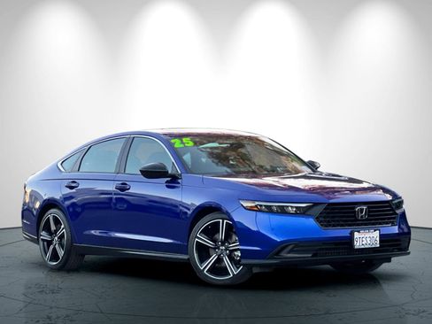 Used 2025 Honda Accord Sport image 2