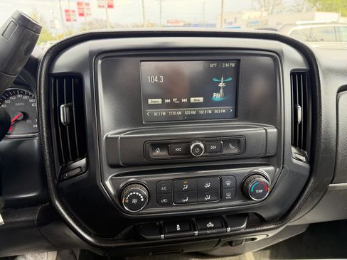 Used 2016 Chevrolet Silverado 1500 Custom w/ Custom Convenience Package AWD/4WD image 17