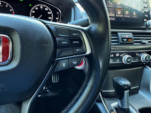 Used 2018 Honda Accord Sport image 24