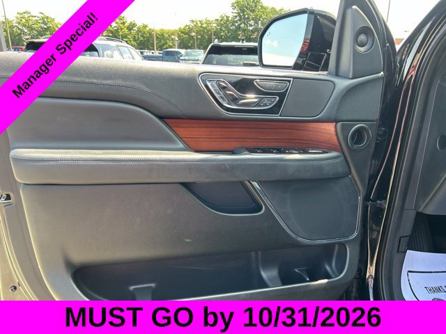 Used 2024 Lincoln Navigator Reserve AWD/4WD image 11