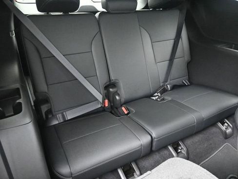 Certified 2025 Buick Enclave Preferred w/ Power Package FWD image 18