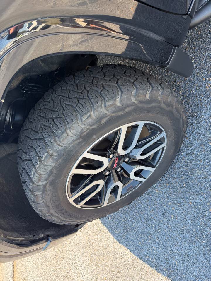 Used 2019 GMC Sierra 1500 AT4 w/ AT4 Premium Package AWD/4WD image 10