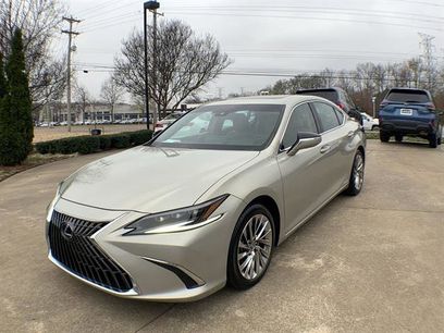 Certified 2022 Lexus ES 300h Ultra Luxury w/ Accessory Package 2