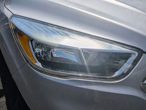 Used 2017 Ford Escape SE FWD image 12