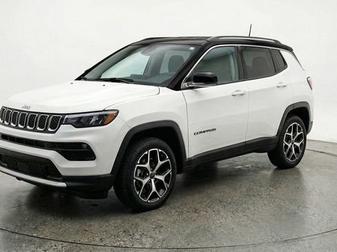 Used 2025 Jeep Compass Limited AWD/4WD image 3