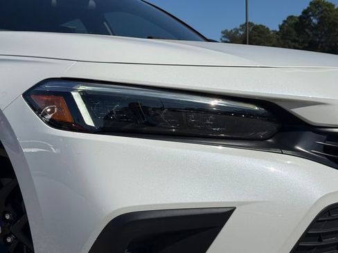 Used 2024 Honda Civic Sport image 3