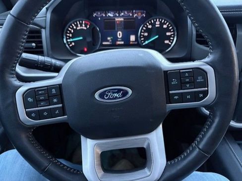 Used 2024 Ford Expedition XLT RWD image 12