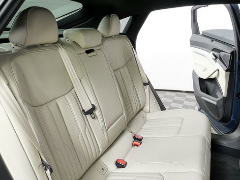 Certified 2024 Audi Q8 e-tron Prestige image 23