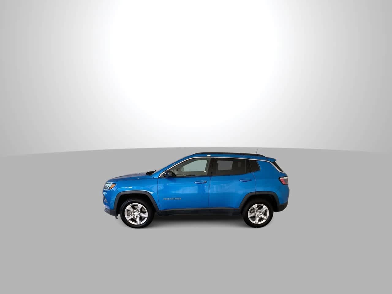 Used 2024 Jeep Compass Latitude AWD/4WD image 5