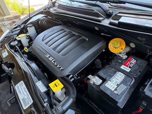 Used 2018 Dodge Grand Caravan SE w/ UConnect Hands-Free Group FWD image 26