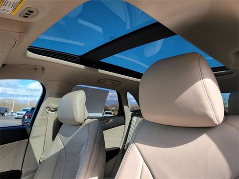 Used 2017 Lincoln MKC Reserve w/ Lincoln MKC Climate Package image 3