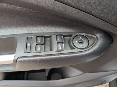 Used 2019 Ford Escape SEL image 19