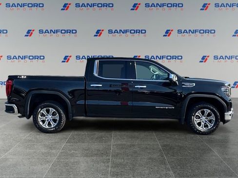 Used 2024 GMC Sierra 1500 SLT AWD/4WD image 6