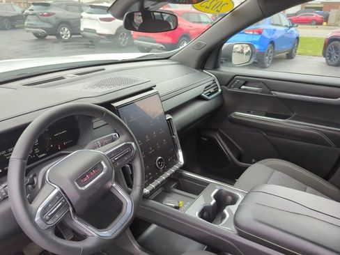 Certified 2025 GMC Acadia Elevation AWD/4WD image 20