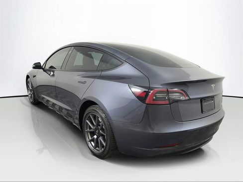 Used 2023 Tesla Model 3 Standard Range image 4