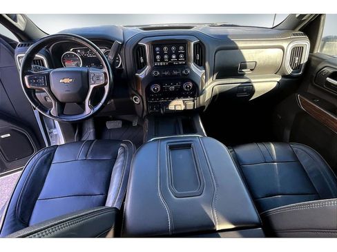 Used 2020 Chevrolet Silverado 2500 High Country w/ Z71 Off-Road Package image 8