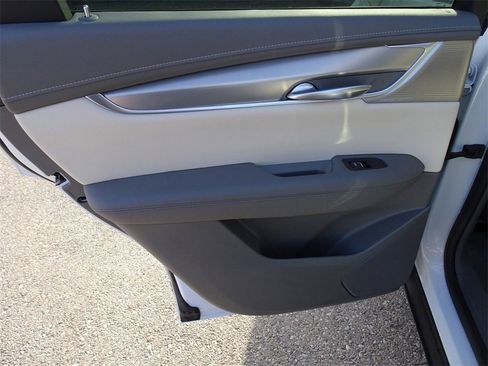 Certified 2024 Cadillac XT5 Premium Luxury w/ LPO, Floor Liner Package image 17