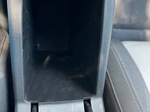 Used 2025 Chevrolet Trax RS w/ Sunroof Package FWD image 23
