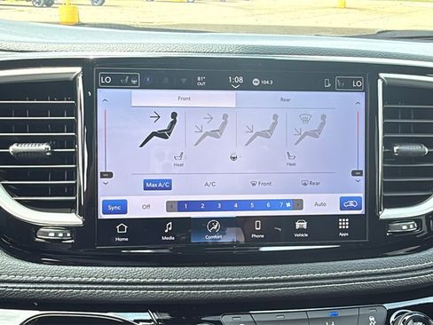 New 2025 Chrysler Pacifica Select image 24