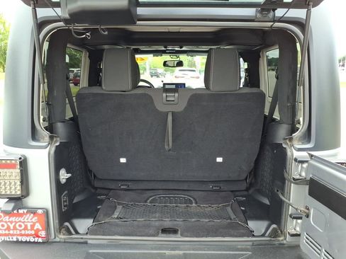 Used 2015 Jeep Wrangler Sahara AWD/4WD image 24