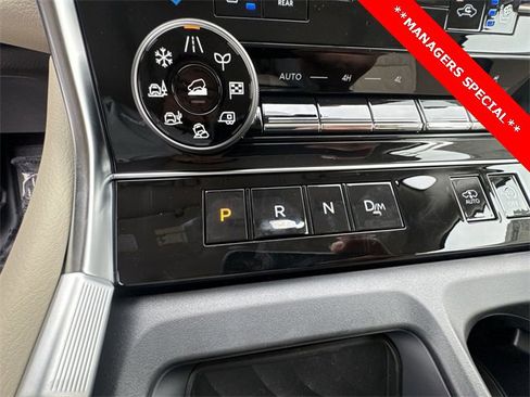 New 2025 Nissan Armada Platinum Reserve image 18