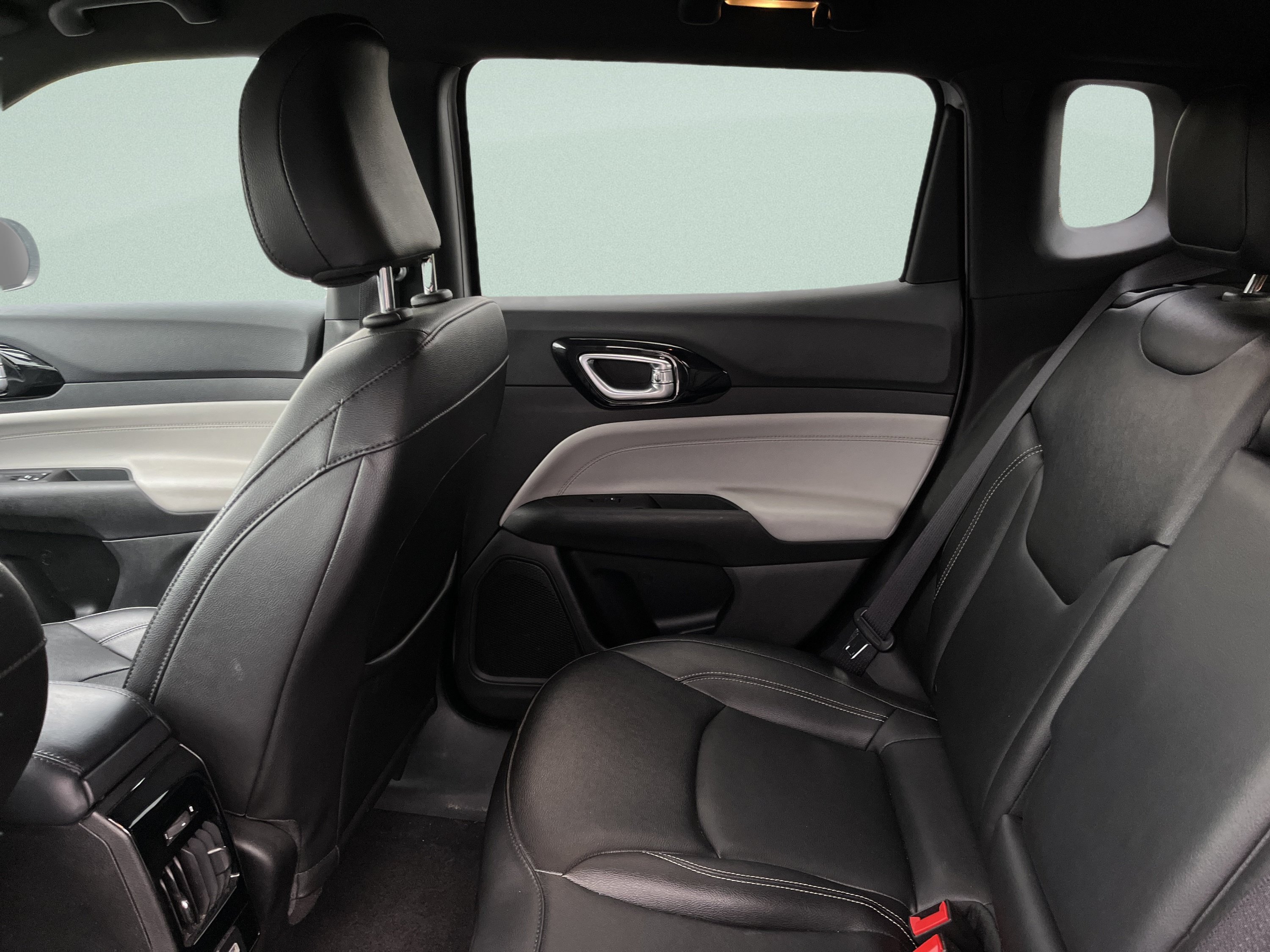 Used 2025 Jeep Compass Limited AWD/4WD image 22