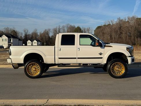 Used 2013 Ford F250 Platinum w/ FX4 Off Road Pkg image 4