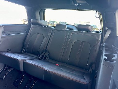 Used 2024 Ford Expedition Limited image 8