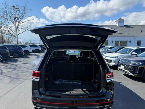 Certified 2024 Volkswagen Atlas SEL Premium R-Line image 11