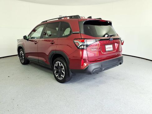 Used 2025 Subaru Forester Premium w/ Convenience Package #1 AWD/4WD image 4
