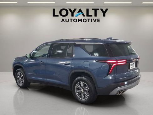 Used 2024 Chevrolet Traverse LT w/ Enhanced Driving Package image 3