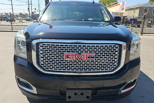 Used 2017 GMC Yukon Denali AWD/4WD image 2