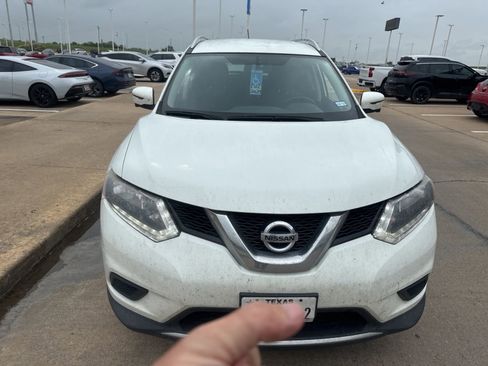 Used 2016 Nissan Rogue SV w/ SV Premium Package image 8