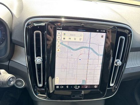 New 2025 Volvo XC40 B5 Core w/ Protection Package Premier image 28