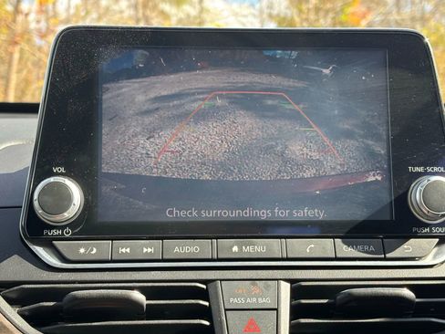 Used 2024 Nissan Altima 2.5 SV image 40