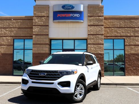 Certified 2023 Ford Explorer XLT AWD/4WD image 2
