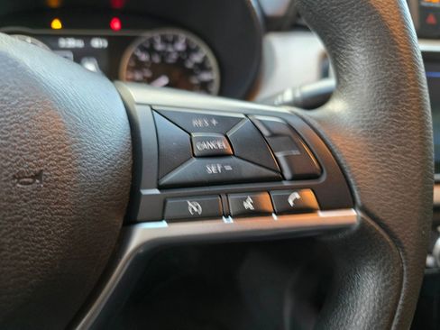 Used 2021 Nissan Versa SV image 24