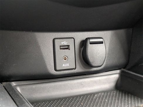 Used 2015 Nissan Rogue S image 27