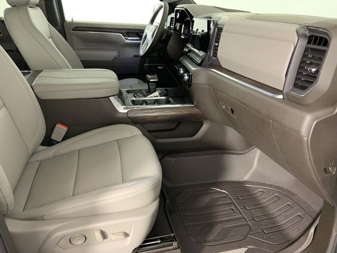 Used 2025 GMC Sierra 1500 SLT w/ SLT Premium Package image 19