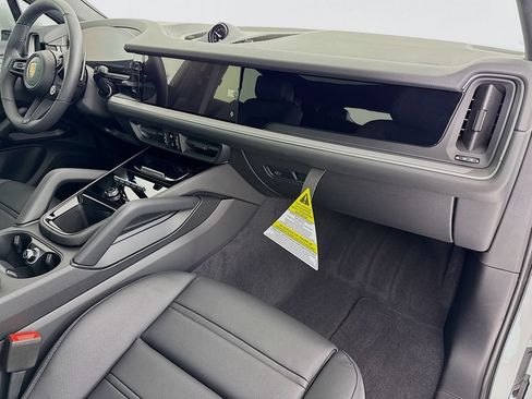 New 2026 Porsche Cayenne Coupe AWD/4WD image 31